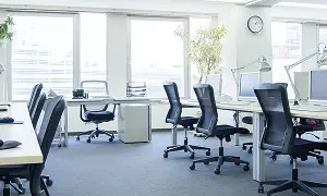 明るく整ったオフィス